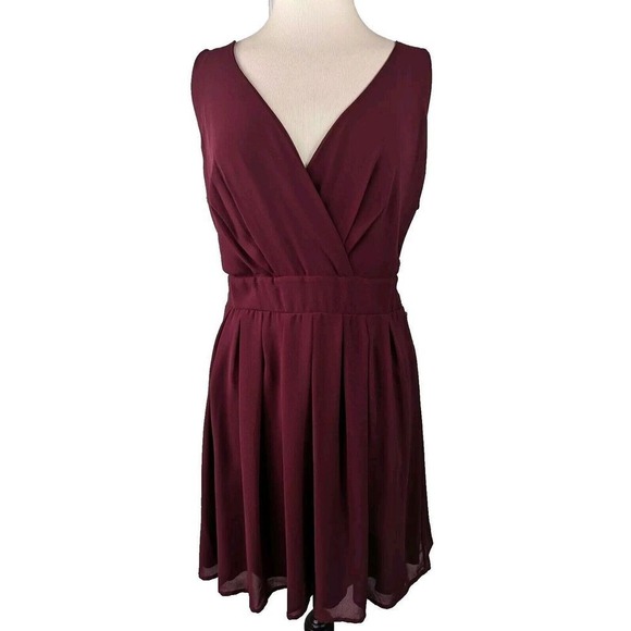 Emerald Sundae Dress Womens 13 Burgundy Red Sleeveless Chiffon Milkmaid Babydoll - Picture 1 of 10